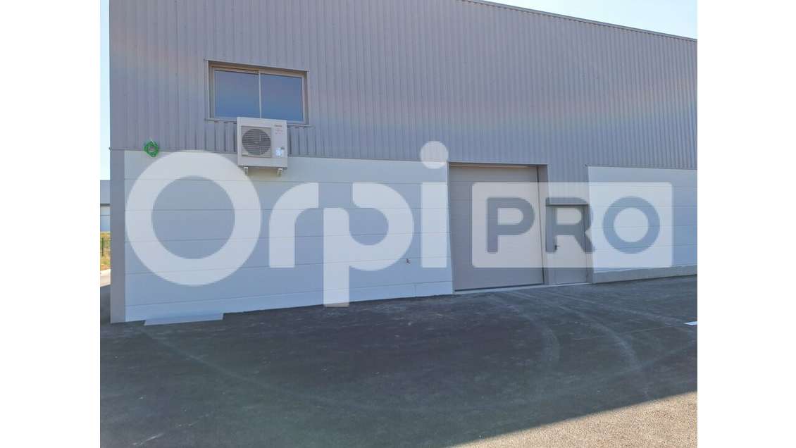 Local d'activité neuf 230m² à louer à Venette