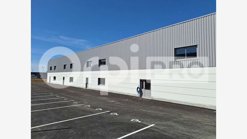 Local d'activité neuf 230m² à louer à Venette