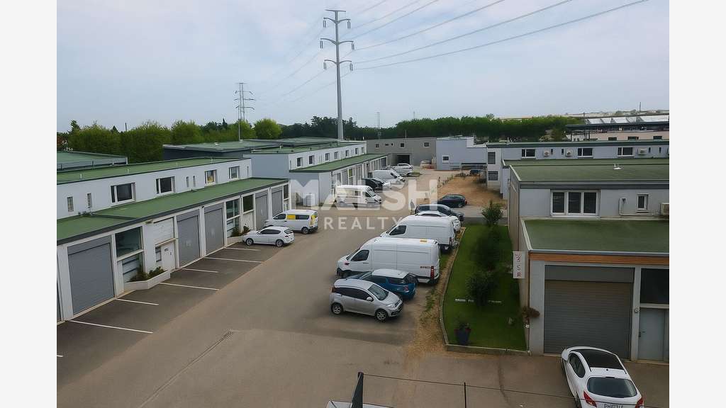 Locaux à louer 900m² à Vénissieux parc de Parilly