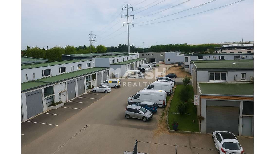 Locaux à louer 900m² à Vénissieux parc de Parilly
