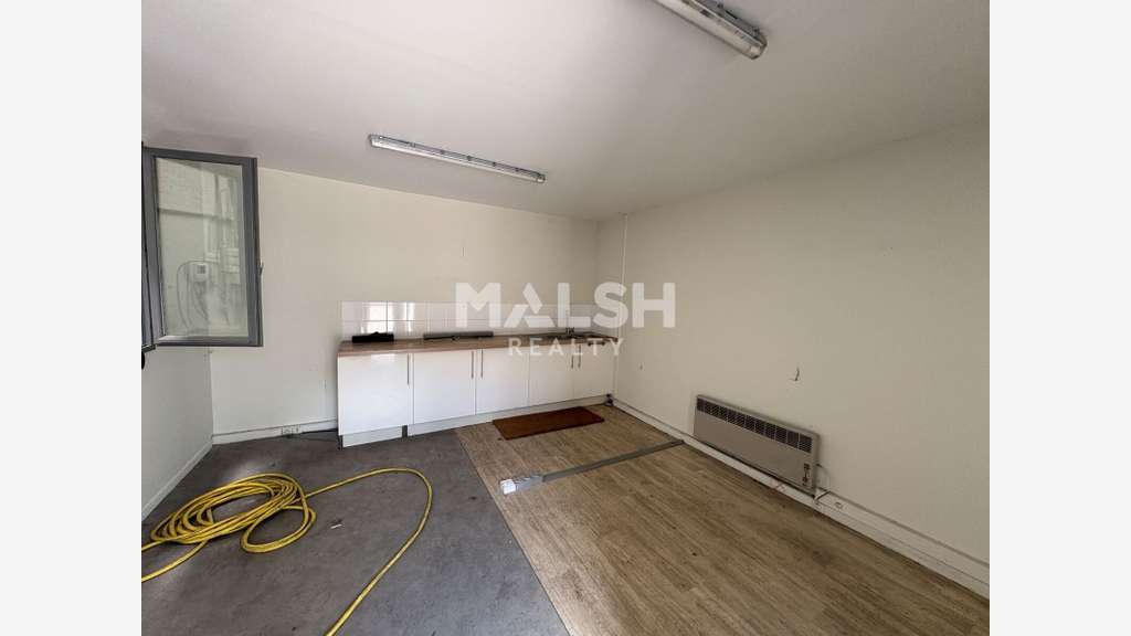 Local d'activités à louer 413m² à Vénissieux