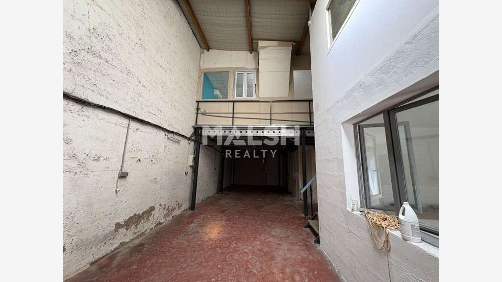 Local d'activités à louer 413m² à Vénissieux