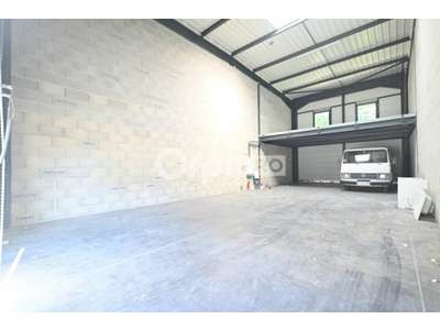 Location Locaux d'activités - Entrepôts à Vénissieux