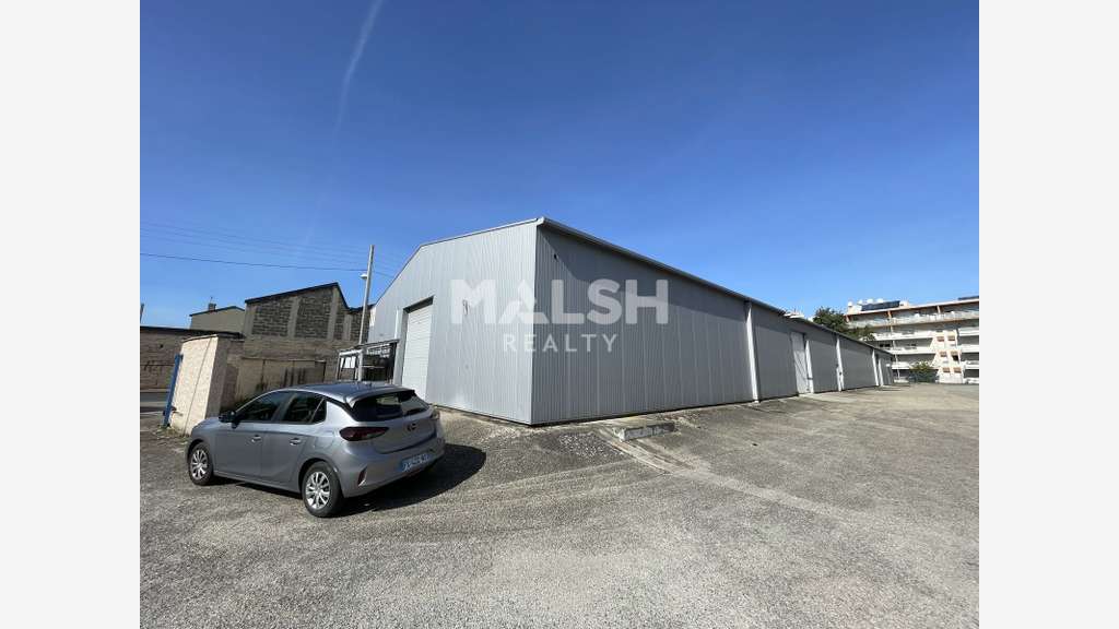 Local d'activités à louer 975m² à Vénissieux