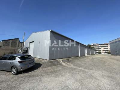 Local d'activités à louer 975m² à Vénissieux