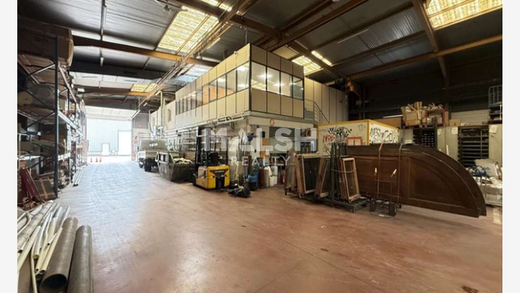 Bâtiment d'activités indépendant à Vénissieux