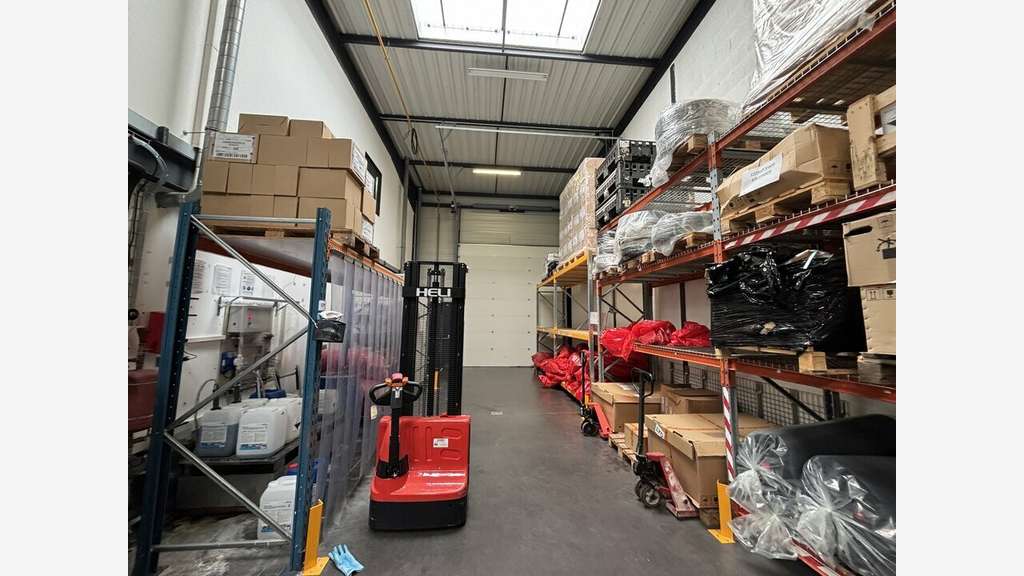 A louer local d'activités 731m² à Vénissieux