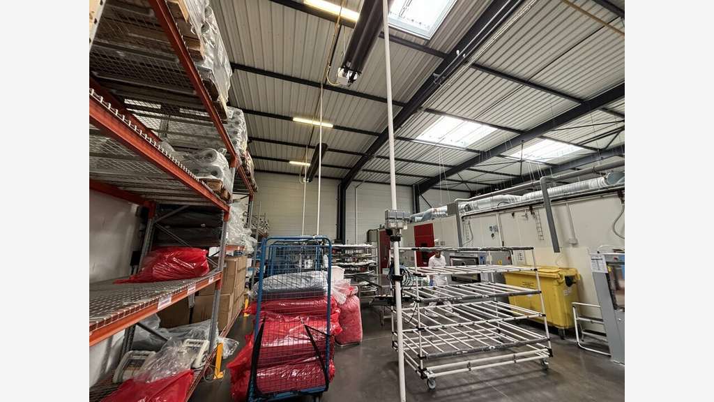 A louer local d'activités 731m² à Vénissieux