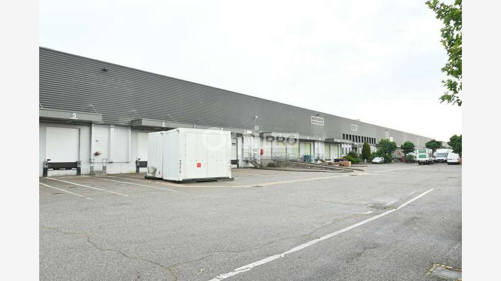 A louer entrepôt de 3688m² à Venissieux