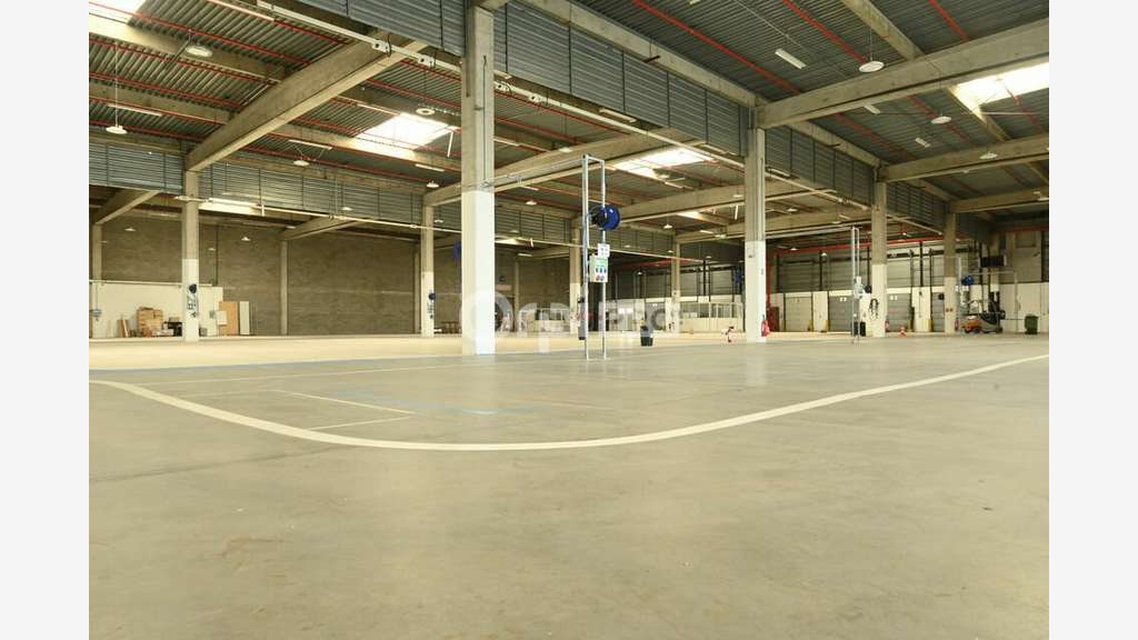 A louer entrepôt de 3688m² à Venissieux