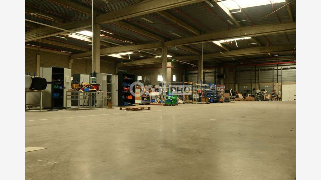 A louer entrepôt de 3688m² à Venissieux