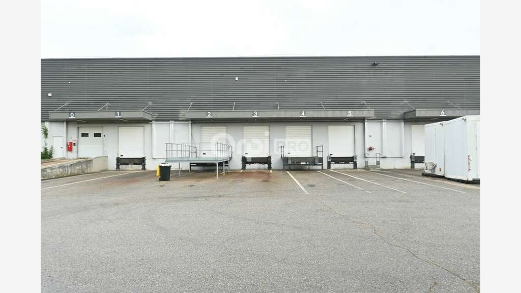 A louer entrepôt de 3688m² à Venissieux