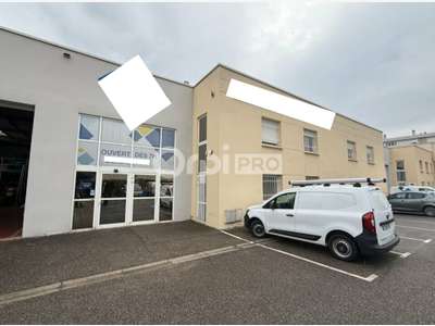 Local mixte 715m² à louer en ZA à Vénissieux