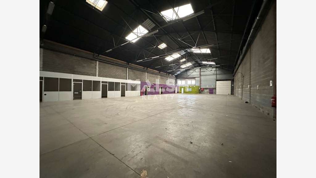 Local d'activités à louer 1100m² à Vénissieux