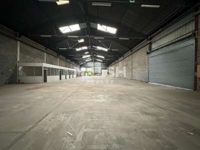 Local d'activités à louer 1100m² à Vénissieux