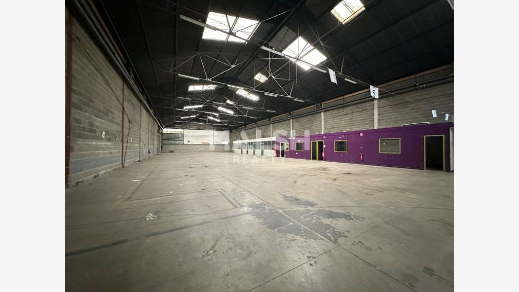Local d'activités à louer 1100m² à Vénissieux