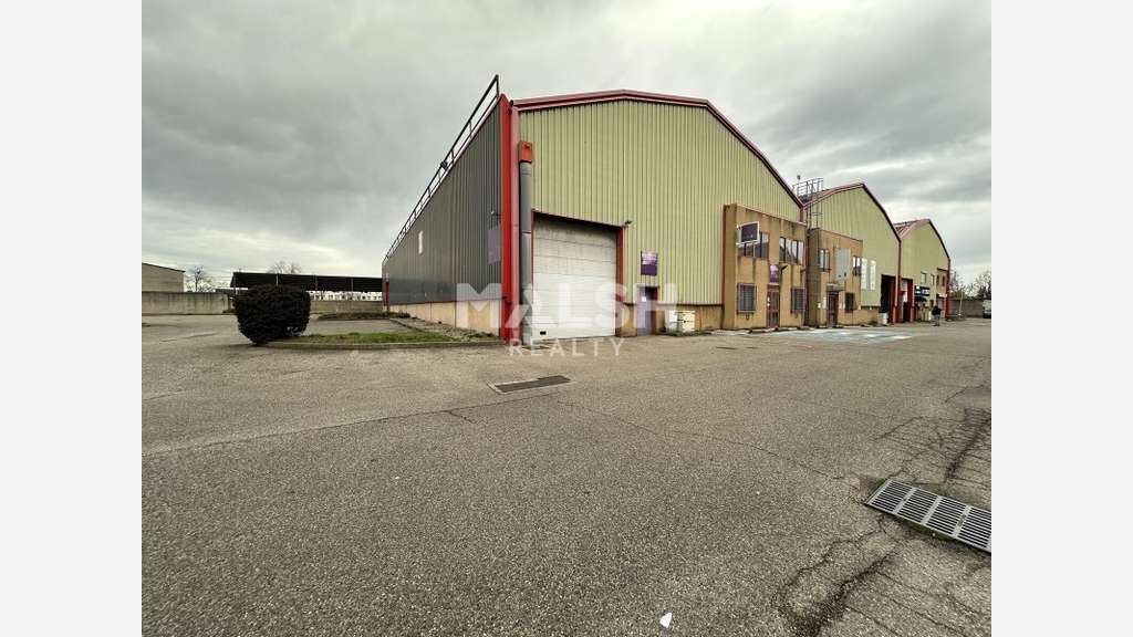 Local d'activités à louer 1100m² à Vénissieux