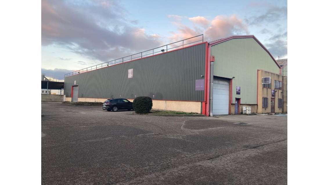 Loue local activité restauration entrepôt 1100m²