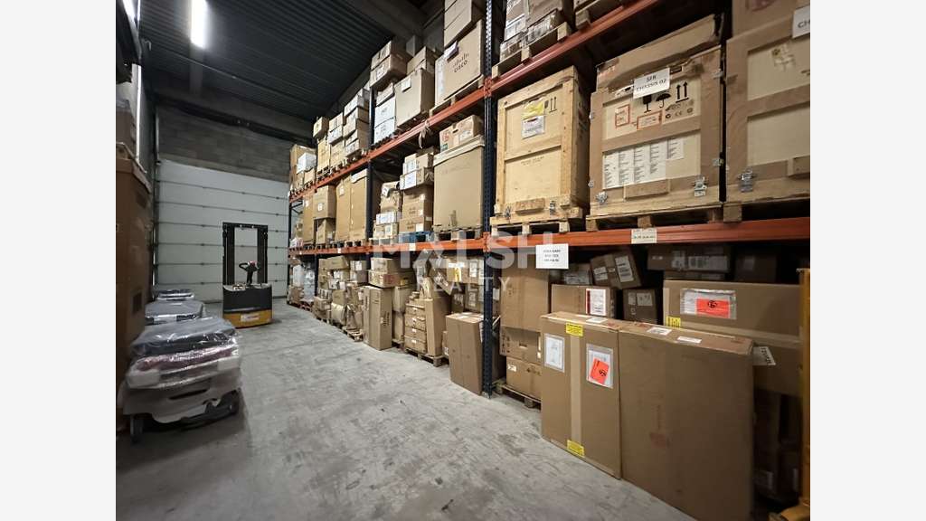 Local d'activités à louer 375m² à Vénissieux