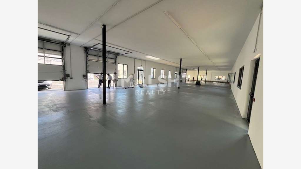 Locaux d'activités à louer 1699m² à Vénissieux