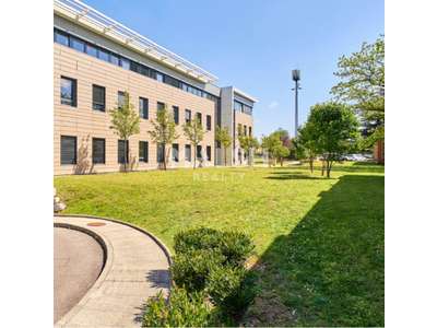 Location Locaux d'activités - Entrepôts à Vénissieux