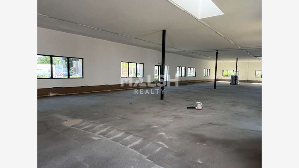 Locaux d'activités à louer 1699m² à Vénissieux