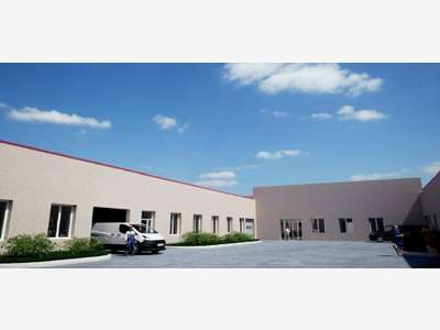 A louer local activité sécurisé 1699m² Vénissieux