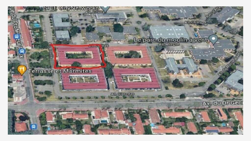 A louer local activité sécurisé 1699m² Vénissieux