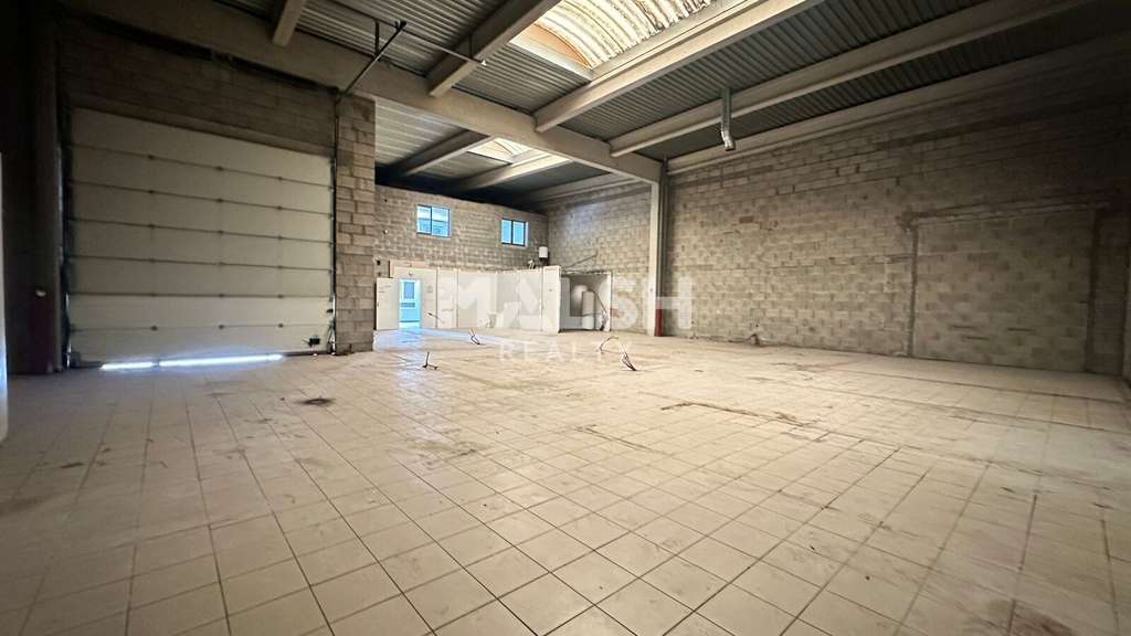 Local d'activités à louer 384m² à Vénissieux