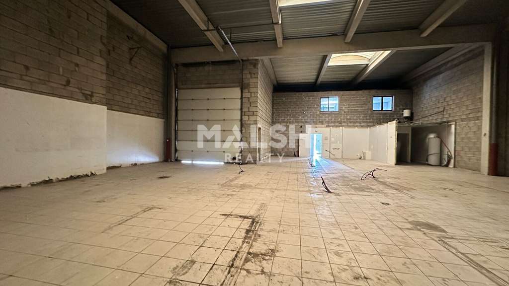 Local d'activités à louer 384m² à Vénissieux