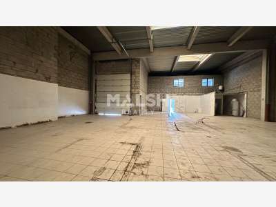 Local d'activités à louer 384m² à Vénissieux
