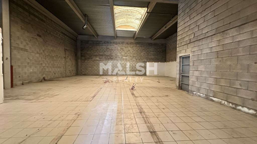 Local d'activités à louer 384m² à Vénissieux