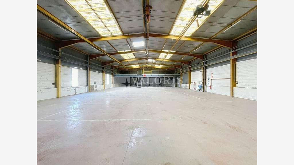 A louer local d'activité 1475m² Vénissieux centre