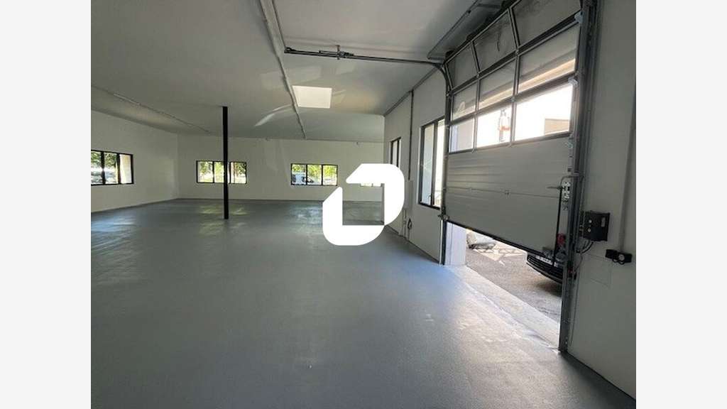 A louer Local d'activité 1646m² Venissieux