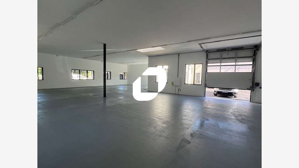 A louer Local d'activité 1646m² Venissieux