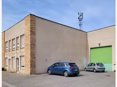 Local d'activité de 444m² à louer à Venissieux