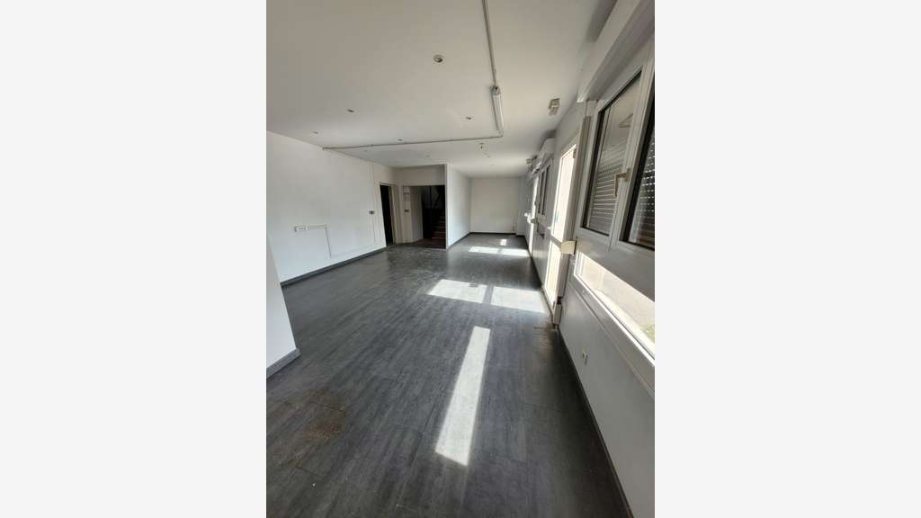Local d'activité de 444m² à louer à Venissieux