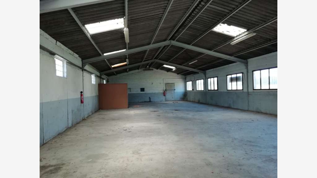 Location local d'activités 240m² proche Auxerre