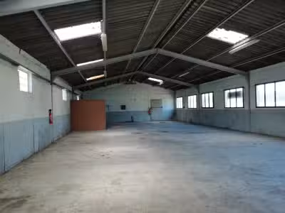 Location local d'activités de 240m² proche Auxerre