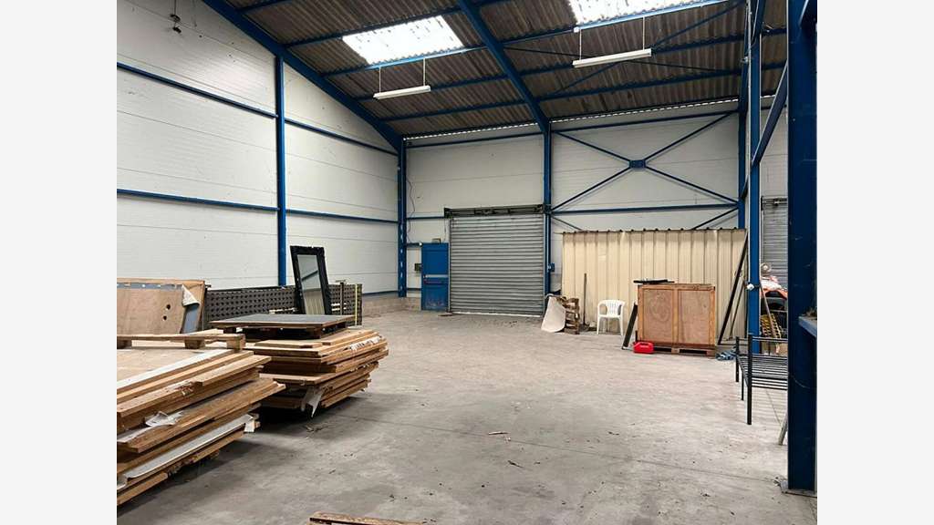 Local d'activité à louer 380m² à Verberie A1