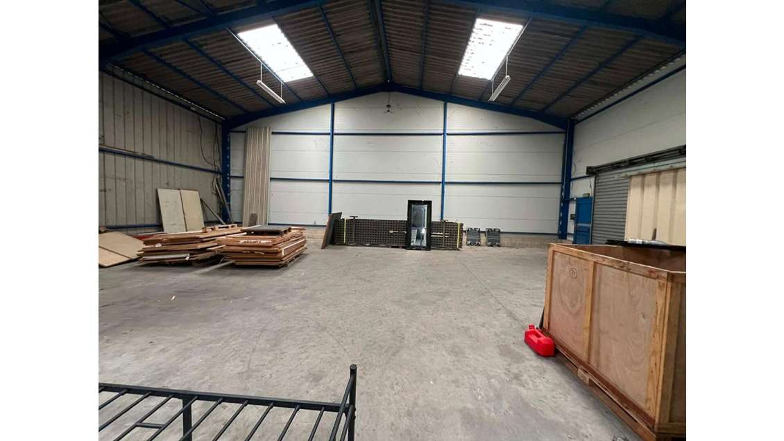 Local d'activité à louer 380m² à Verberie A1