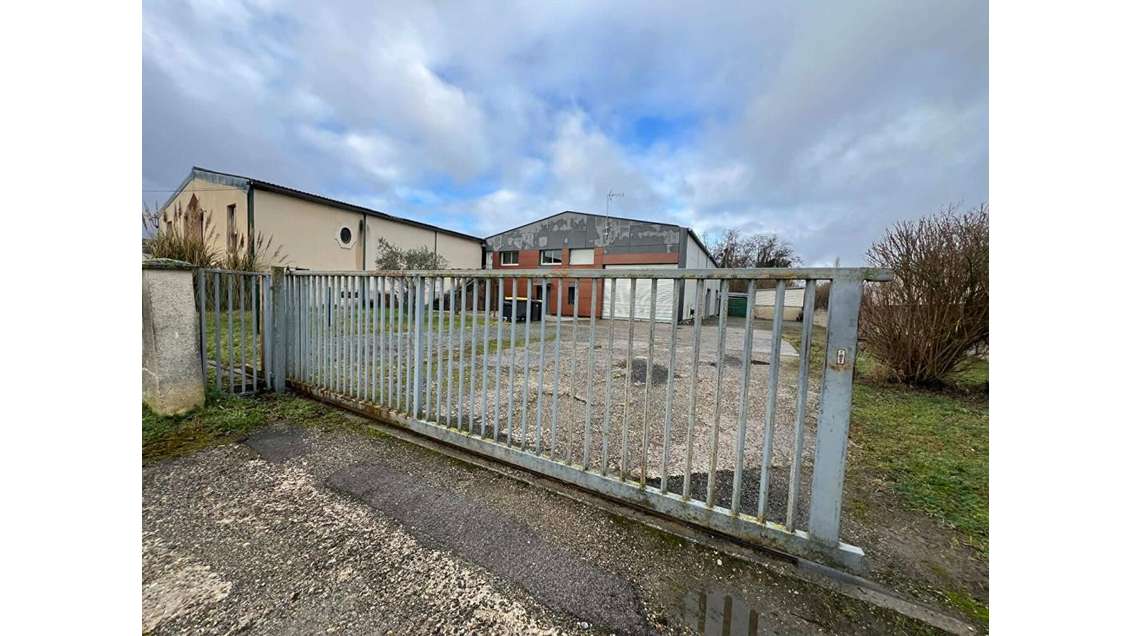 Local d'activité à louer 380m² à Verberie A1