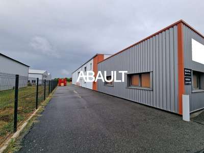 Local 990m² sur terrain 3418m² à louer à Verfeil 