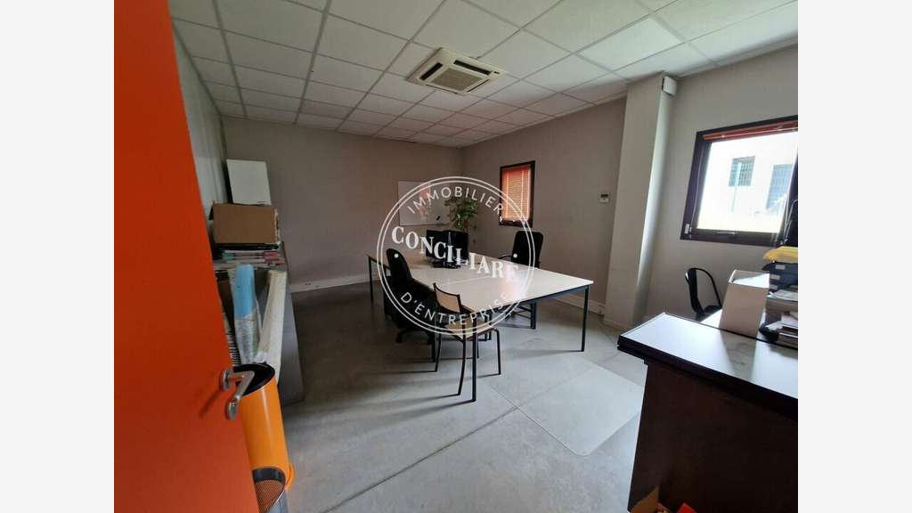 Location local professionnel 370m² en RDC Verfeil