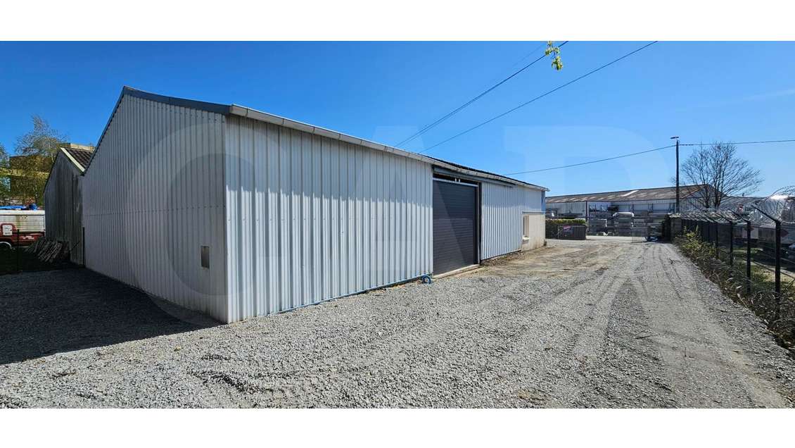 A louer local 250m² avec foncier à Vern sur Seiche