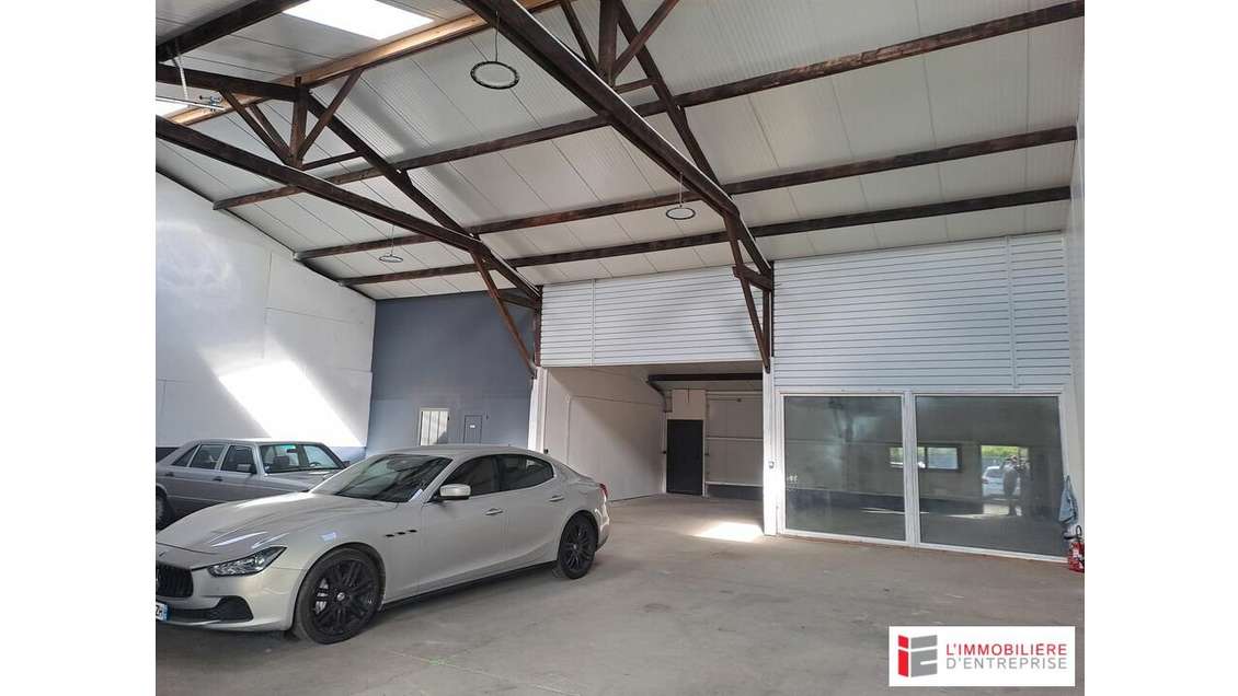 LOCATION LOCAL D'ACTIVITÉ  250 m²  SAINT-ARMEL