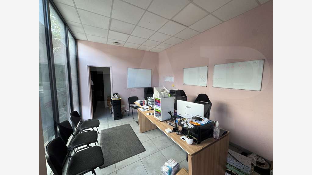 Cellule d’activité 160m² à louer à Vern-sur-Seiche