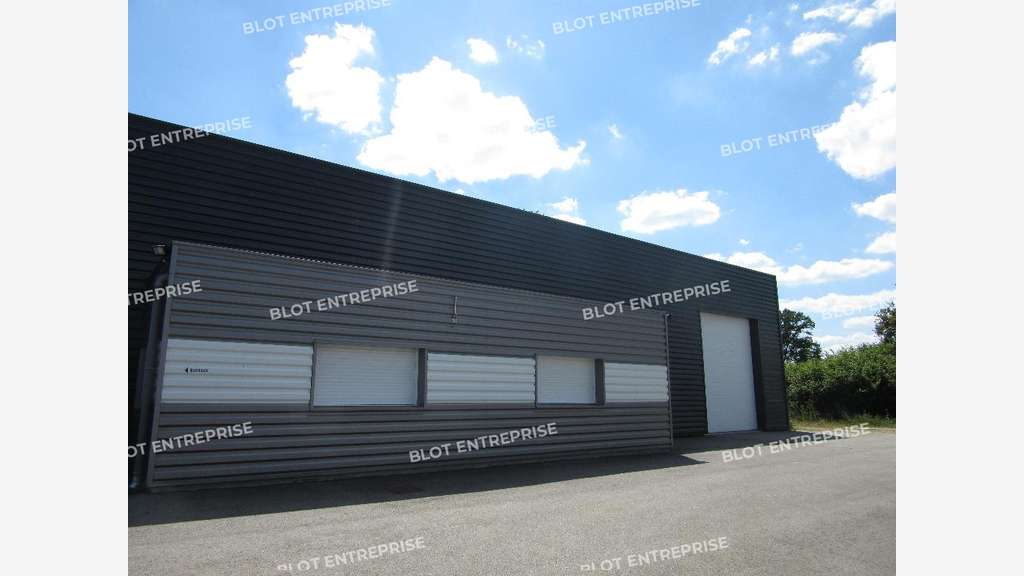 A louer local d'activités 452m² à Vern-sur-Seiche