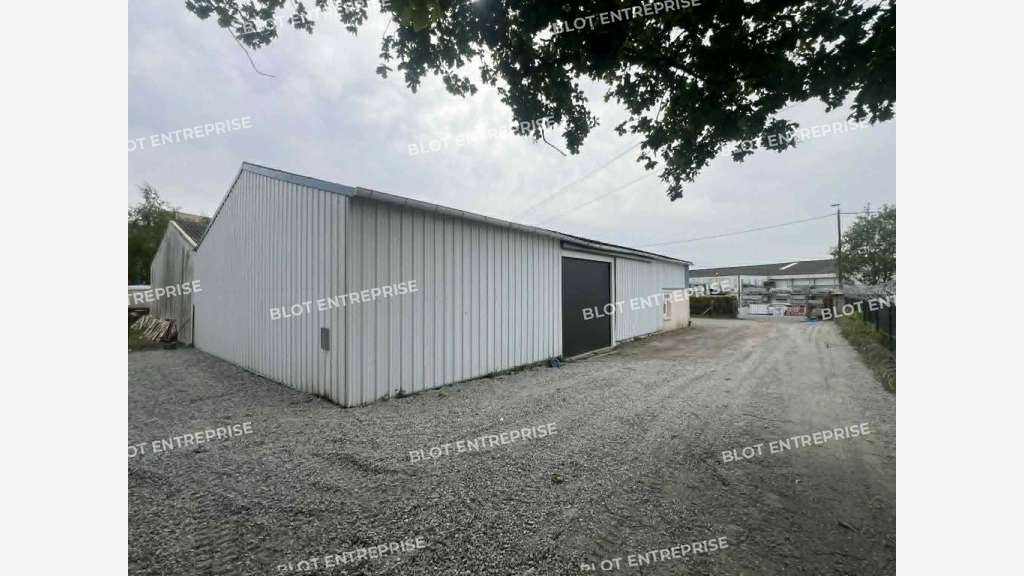 A louer local d'activités 255m² à Vern-sur-Seiche