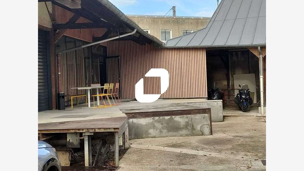 A louer Local d'activité 672m² Versailles